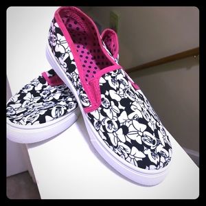 NWOT Minnie Mouse Shoes